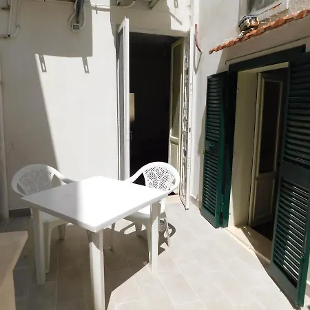 House 3*